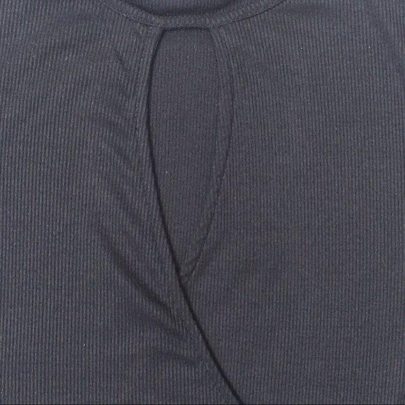 She and Sky Black Keyhole Ribbed Top Size Large - Picture 4 of 6